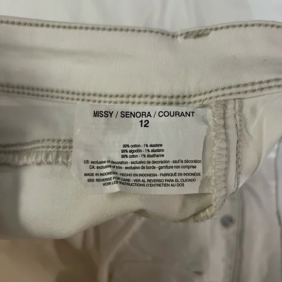 Women's white Bandolino Lizbeth curvy crop floral blouse print Embroidered Jeans - Picture 11 of 16